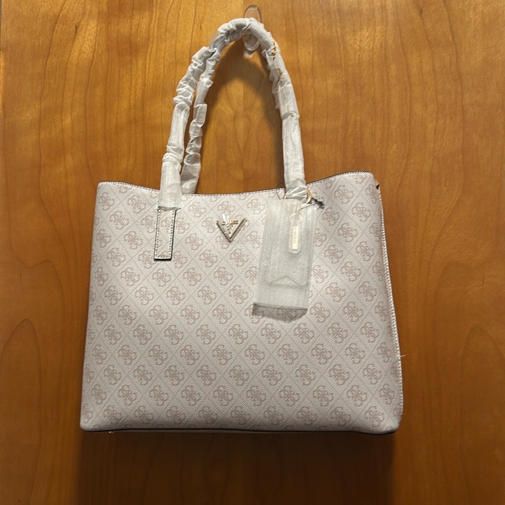 GUESS TOTE
